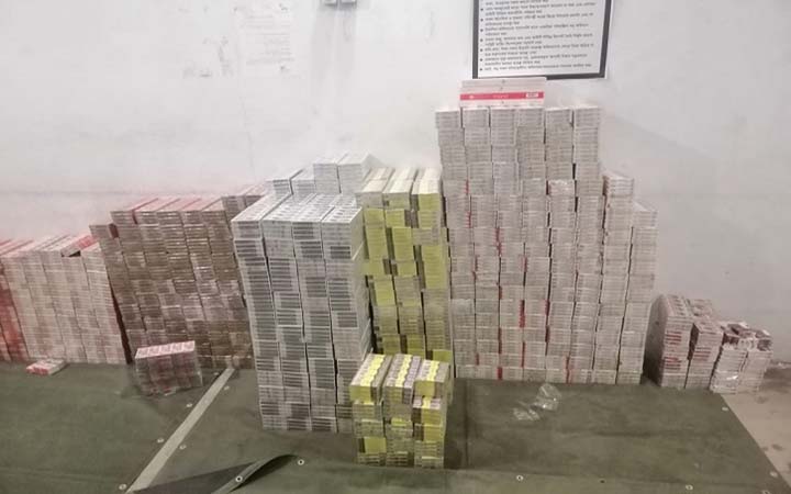 চট্টগ্রামের রাঙ্গুনিয়ায় বিপুল পরিমাণ নকল সিগারেট জব্দ